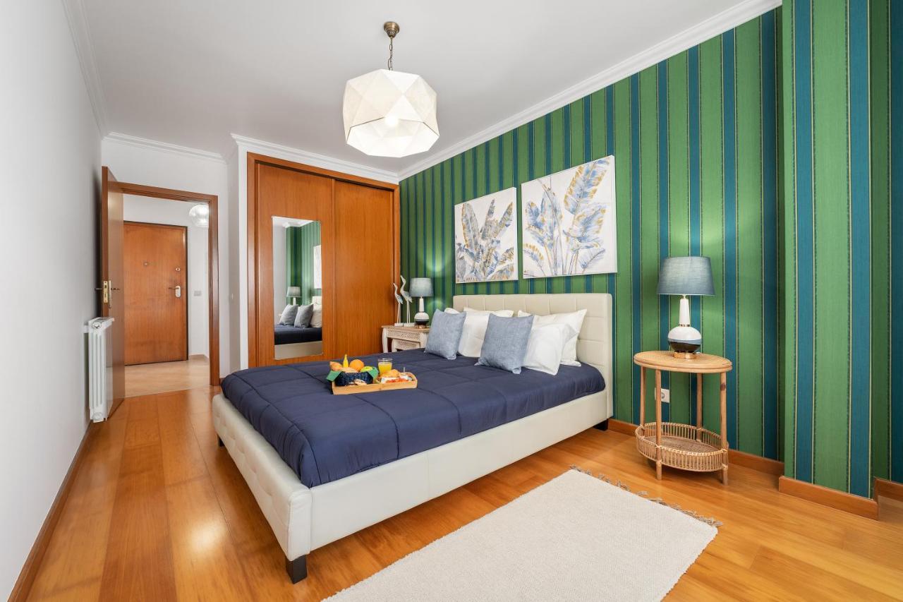 Апартаменты Ocean Getaway - Private Parking And Sea View Назаре Экстерьер фото